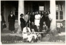 88. [Szkoła Gospodarska w Nowym Sączu. Zdjęcie uczennic. 1936/1937]