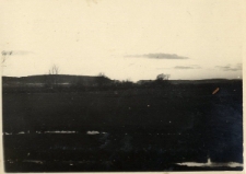 208. W dolinach Sanu ścielą się mgły. Z polowań na rogacze. Załuż, 1939