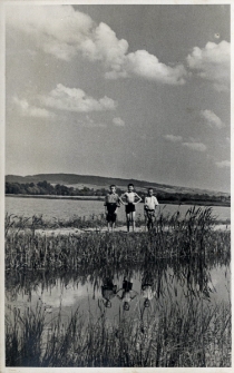 5. [Dzieci nad stawem w Zarszynie. 1942]
