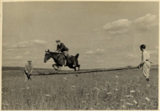 52. [Ćwiczenia konne Antoniego Gniewosza. Zarszyn, 1942]