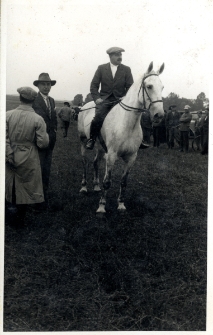 104. [Konkurs hippiczny w Iwoniczu. St. Potocki. Iwonicz, 1934]