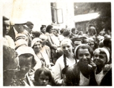 30. [Kobiety z dziećmi]