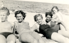 [Grupa plażowicz&oacute;w]