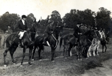 81. Zawody konne w Sanoku. Przed trybuną. 1938